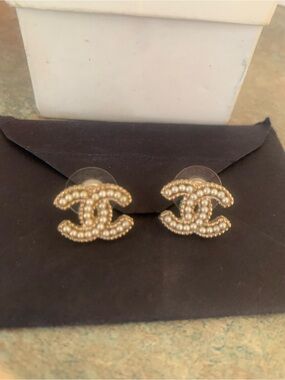 CHANEL Gold-Tone CC Logo Pearl-Trim Stud Earrings